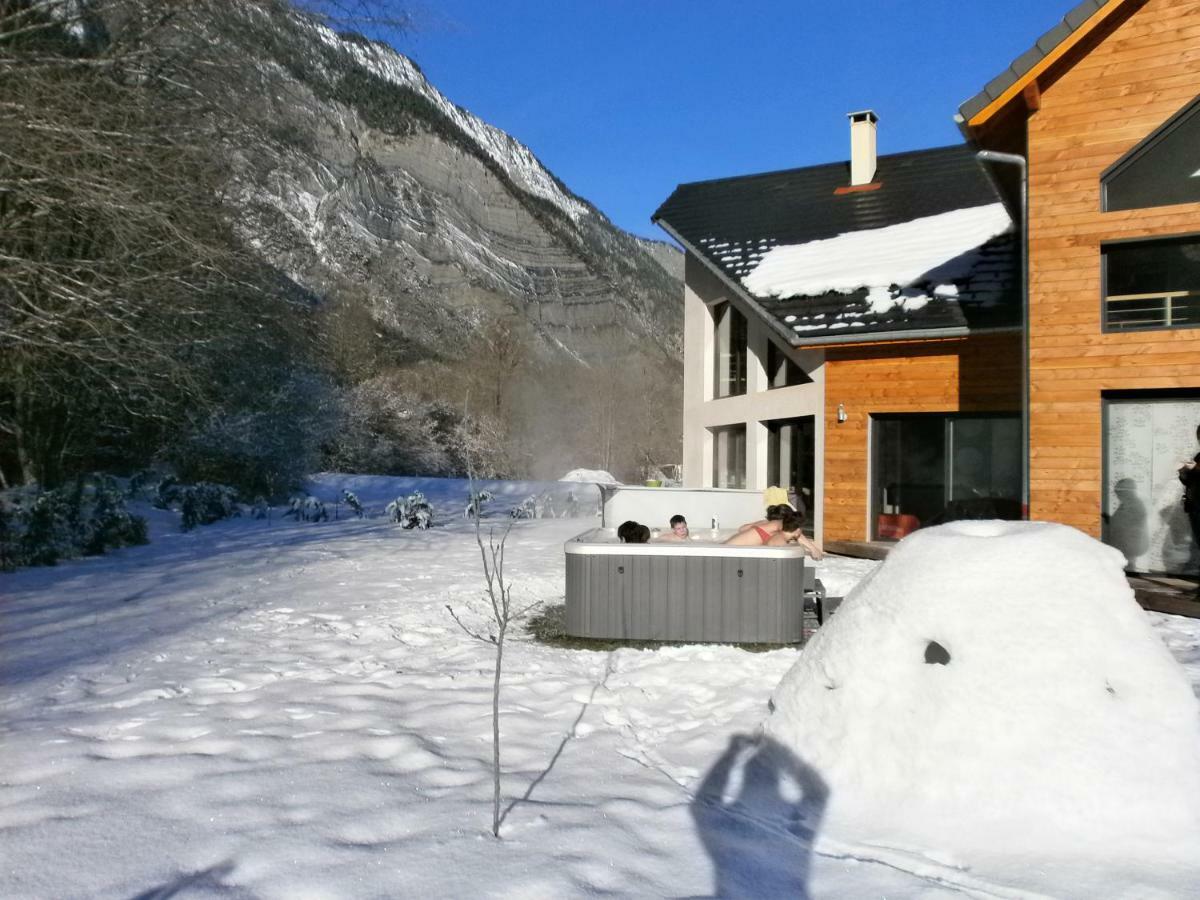 #Lemasdoisans Au Pied De L'Alpe D'Huez Via Bourg D'Oisans L'Etoile Des Glaciers Le Bourg-dʼOisans Exterior foto