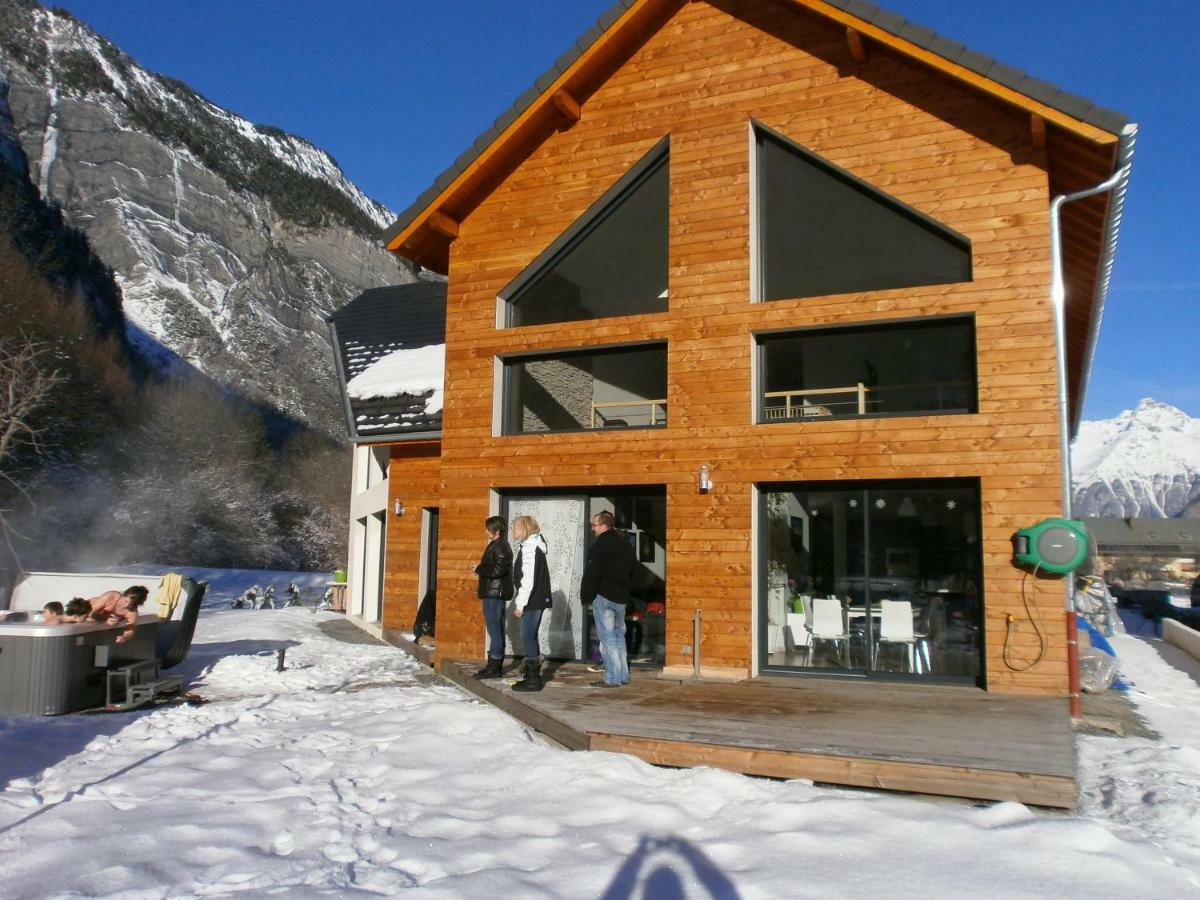 #Lemasdoisans Au Pied De L'Alpe D'Huez Via Bourg D'Oisans L'Etoile Des Glaciers Le Bourg-dʼOisans Exterior foto